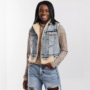 Buckle, GILDED INTENT, Sherpa Lined Denim Vest, NEW with tags Size Large